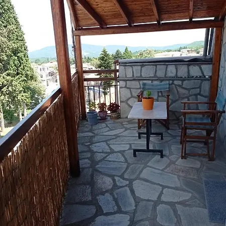σοφίτα η αετοφωλια Attic The Eagle's Nest Arnaía